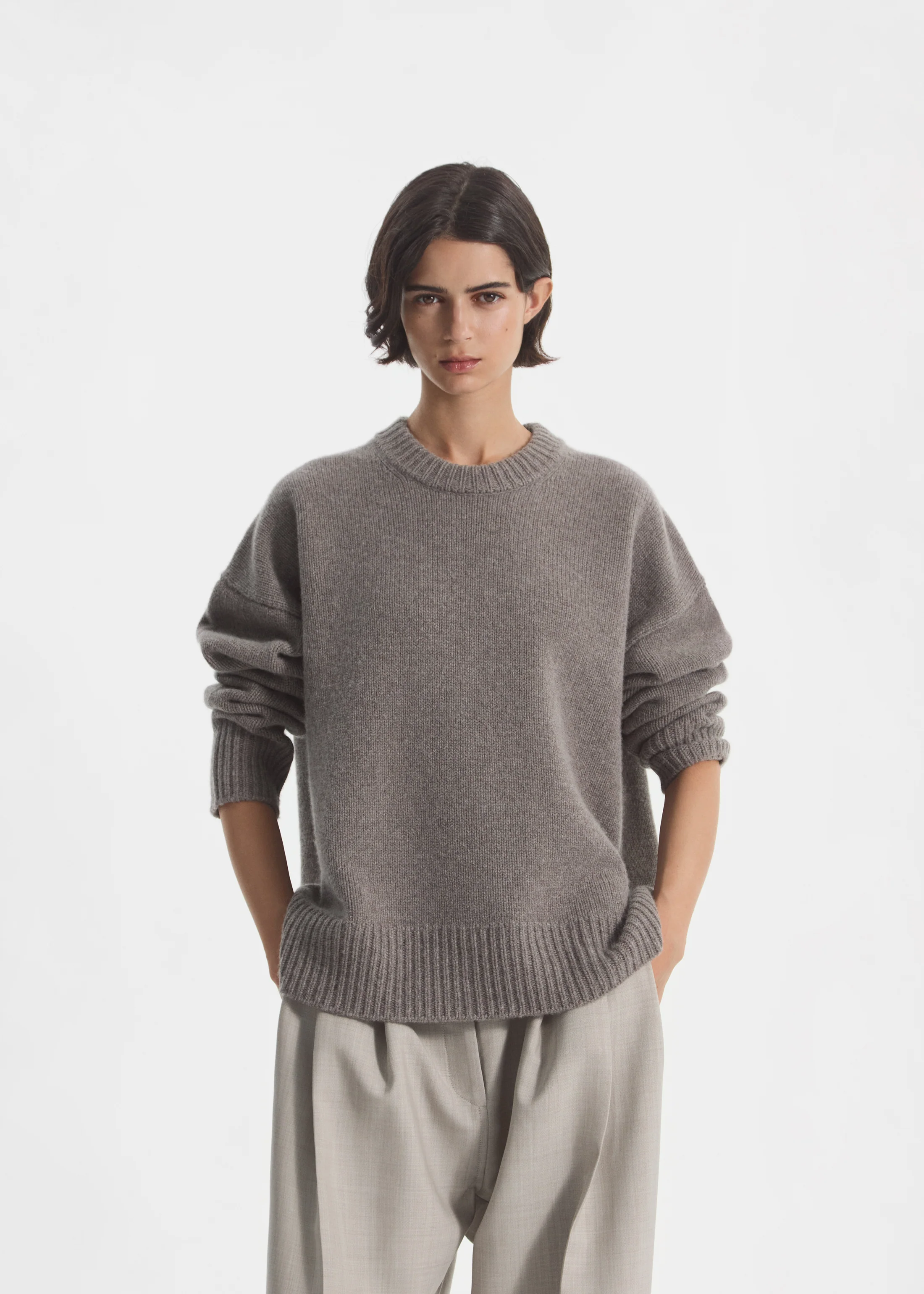 Boyfriend Crew Sweater in Wool Cashmere - Taupe
