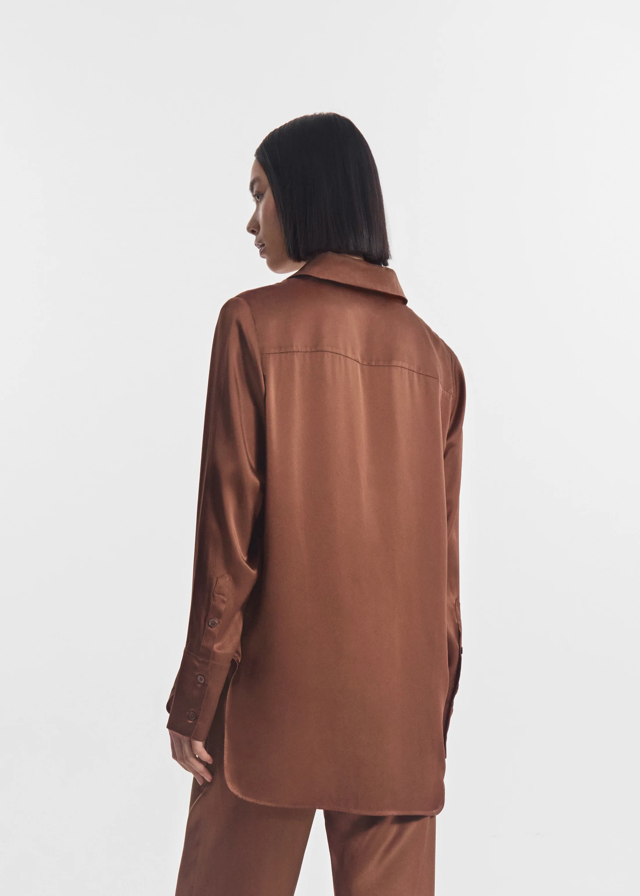 Button Down Shirt in Silk - Chocolate - Image 3
