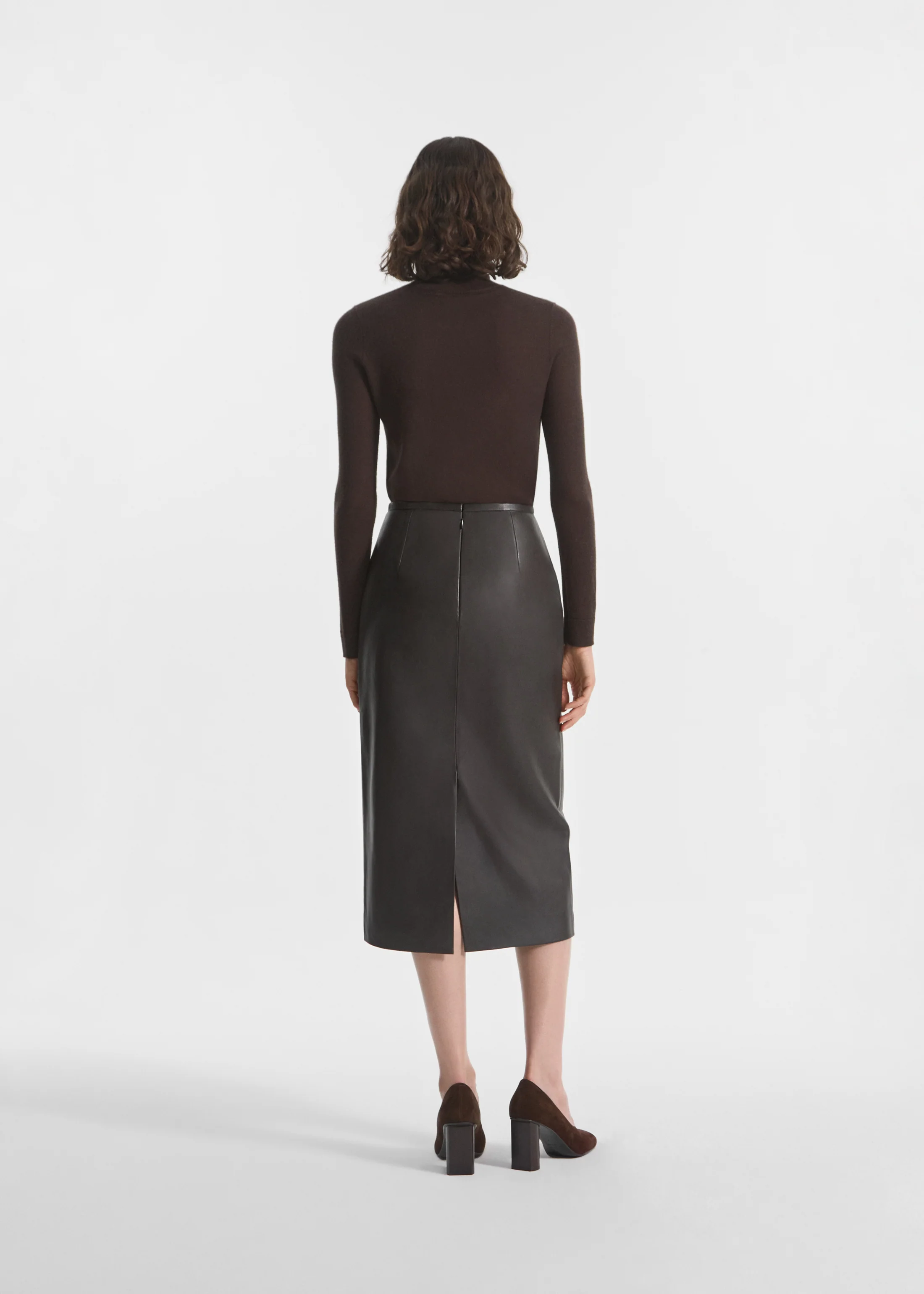 Midi Pencil Skirt in Leather - Chocolate - Image 3