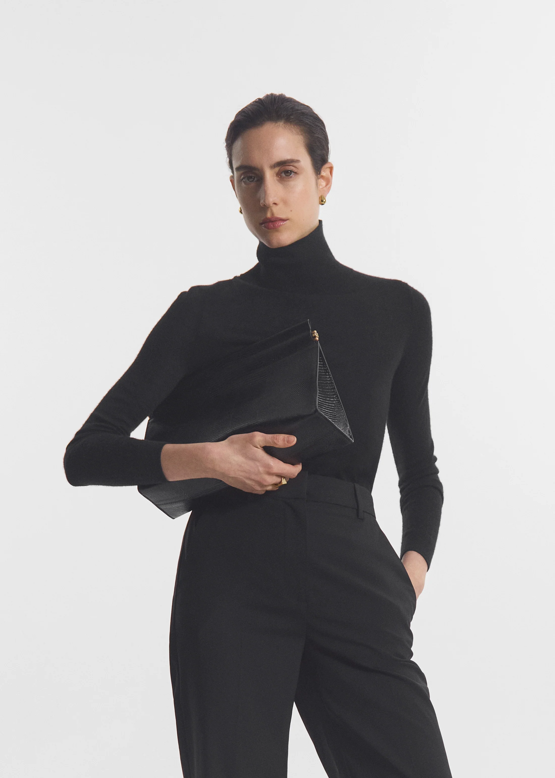 Slim Turtleneck in Fine Cashmere - Black - Image 3