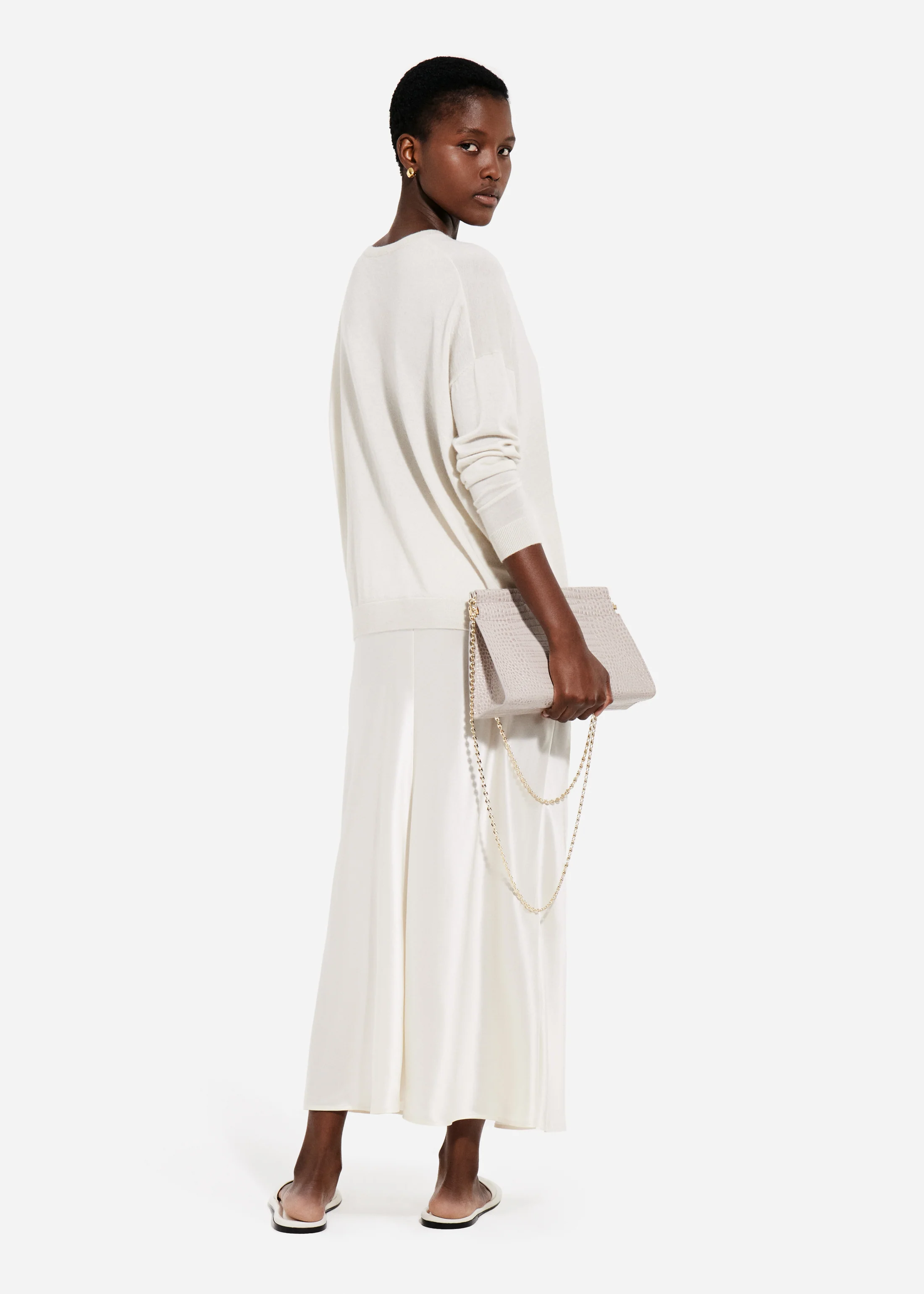 V-Neck Sweater in Fine Cashmere - Pearl - Image 3